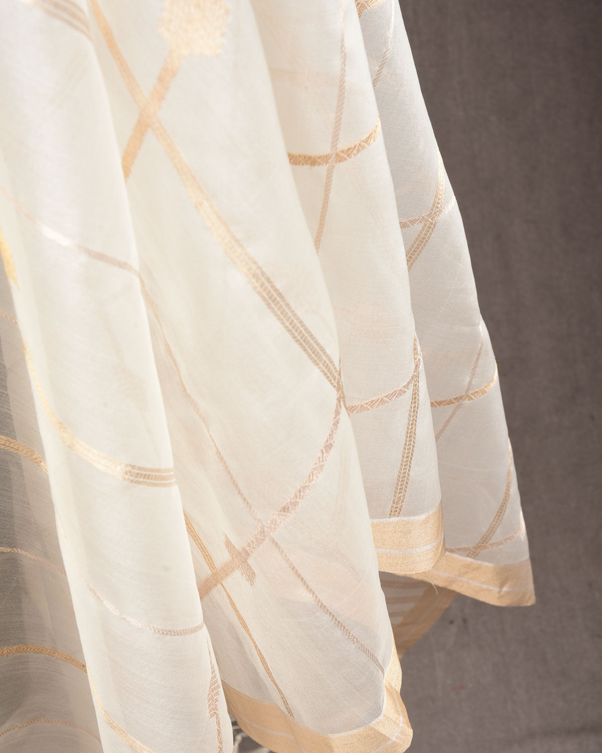 White Banarasi Gold & Silver Zari Diagonal Stripes Kadhuan Brocade Handwoven Kora Silk Dupatta-HolyWeaves