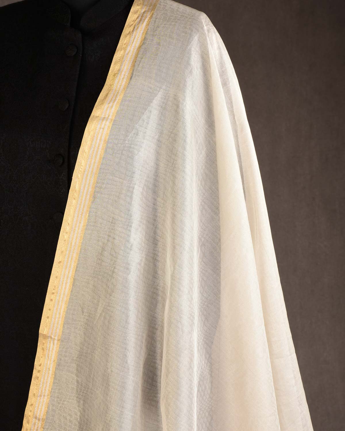 Metallic Silver Watermark Geometric Tanchoi Handwoven Banarasi Kora Tissue Dupatta-HolyWeaves