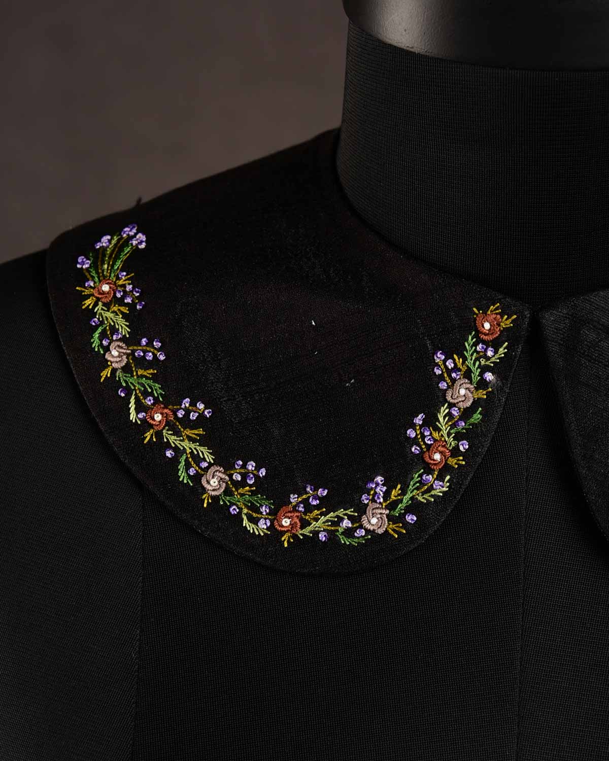 Black Beaded Flowers Hand-embroidered Raw Silk Detachable Peter Pan Collar-HolyWeaves