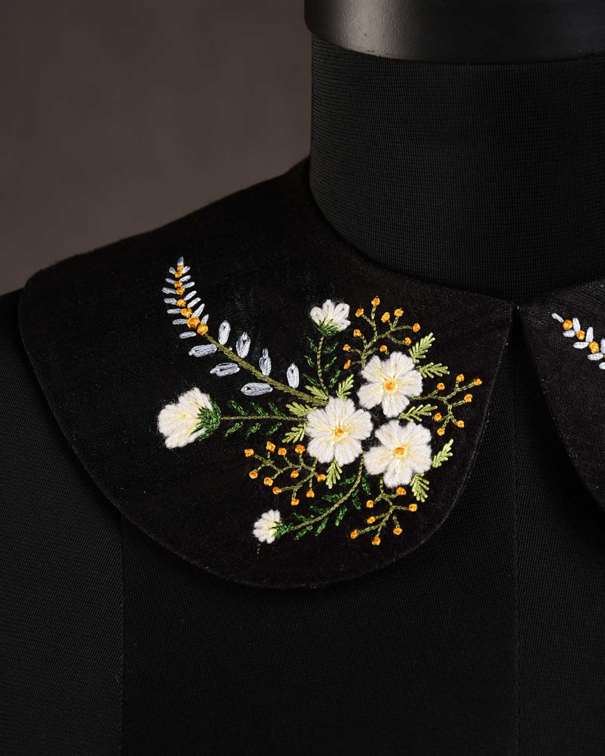 Black White Flowers Hand-embroidered Raw Silk Detachable Peter Pan Collar-HolyWeaves