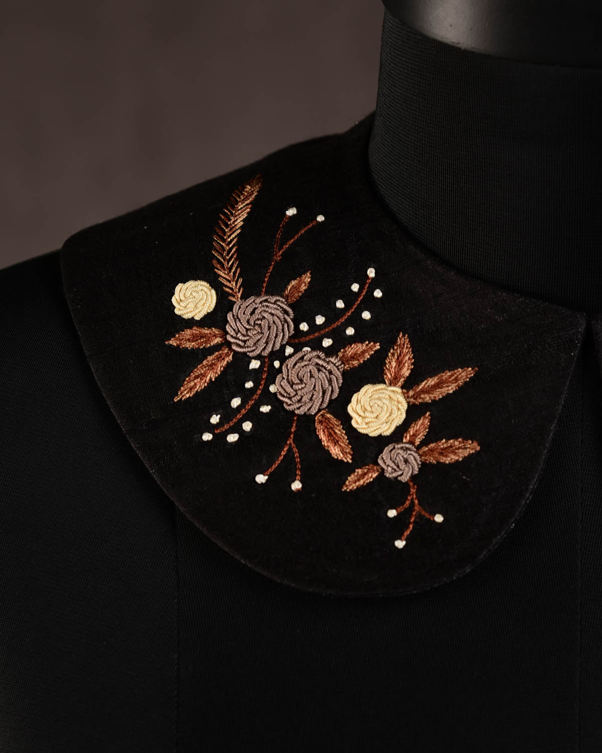 Black Beaded Flowers Hand-embroidered Raw Silk Detachable Peter Pan Collar-HolyWeaves