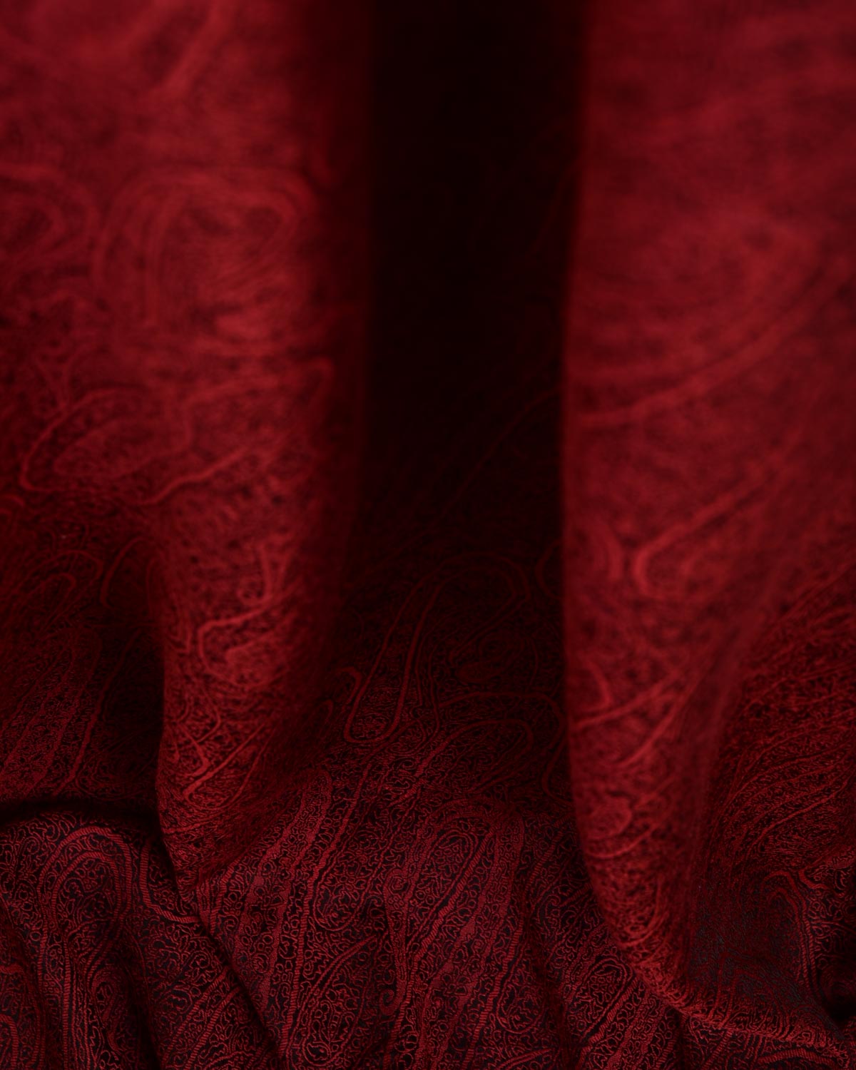 Maroon Large Paisleys Tanchoi Handwoven Silk Wool Banarasi Fabric-HolyWeaves