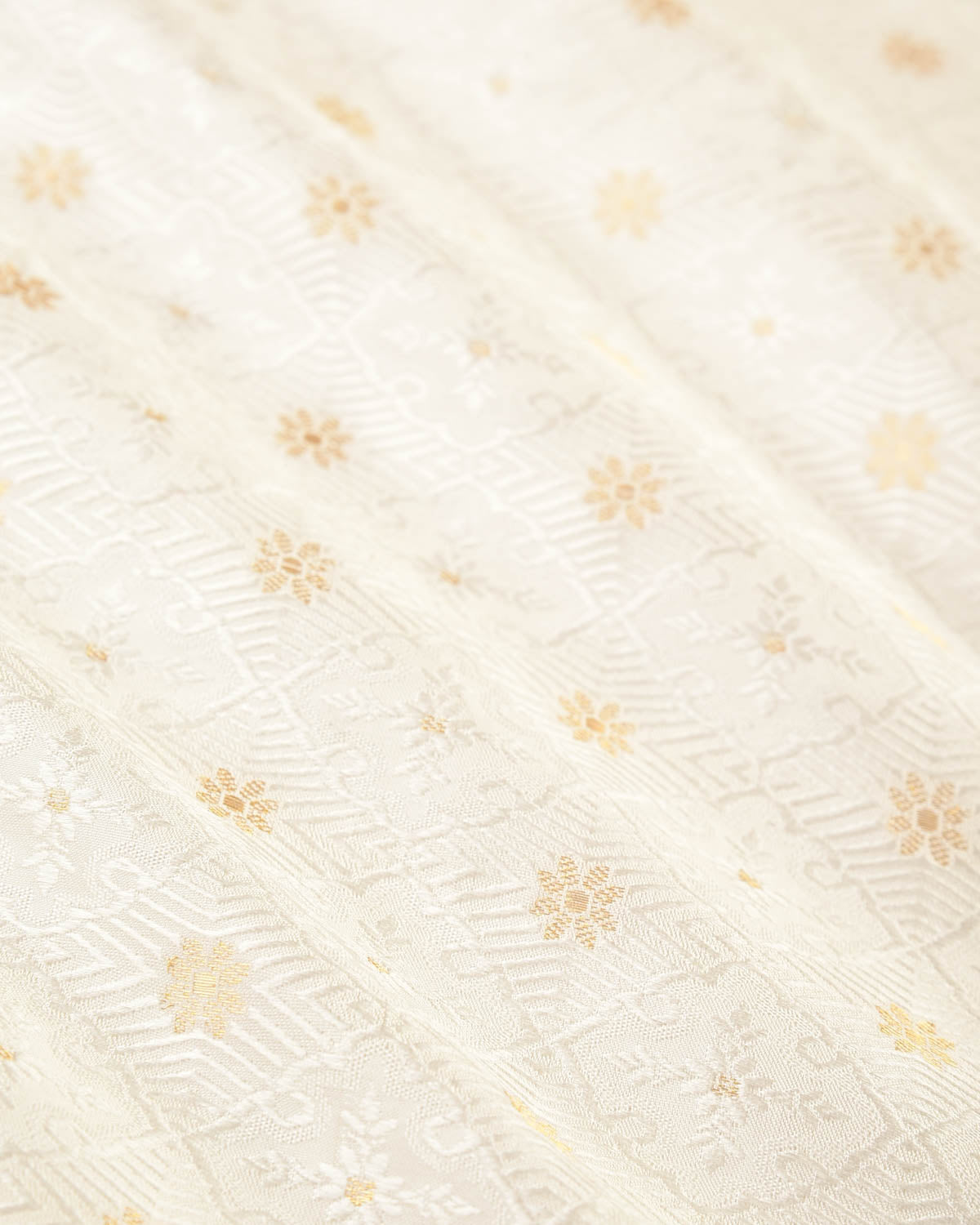 White Banarasi Geometric Grids Tanchoi Brocade Handwoven Silk Pocket Square with Zari Accents-HolyWeaves