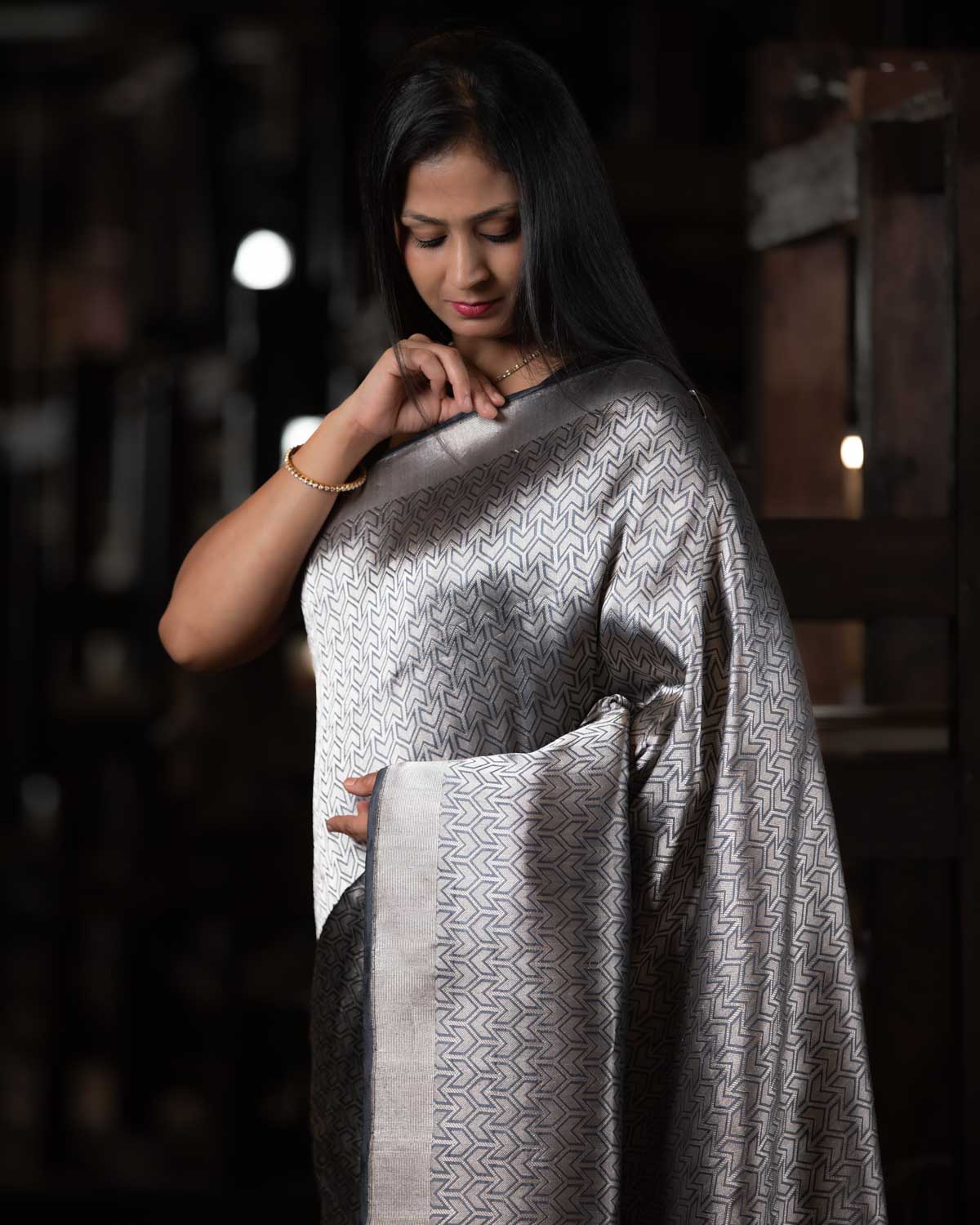 Gray Banarasi Teer-e-neemkash (तीर-ए-नीम-कश) Silver Zari Brocade Handwoven Katan Silk Saree-HolyWeaves