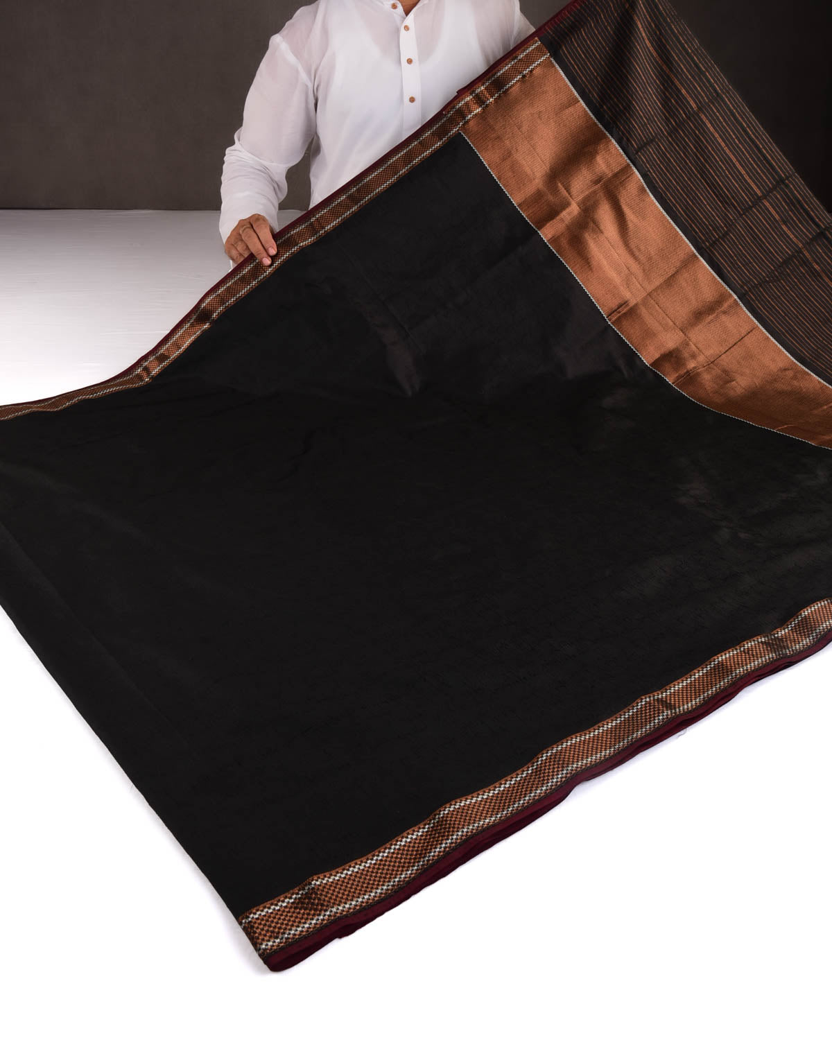 Black Banarasi Spider Web Tanchoi Handwoven Katan Silk Saree-HolyWeaves