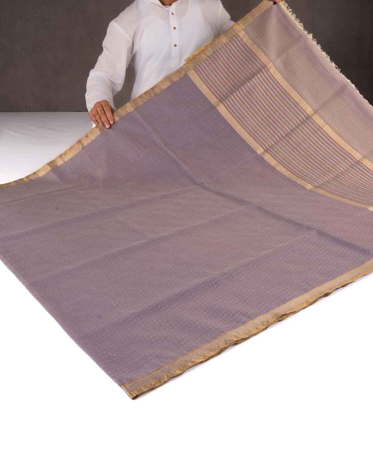 Mauve Watermark Geometric Tanchoi Woven Banarasi Kora Silk Saree-HolyWeaves