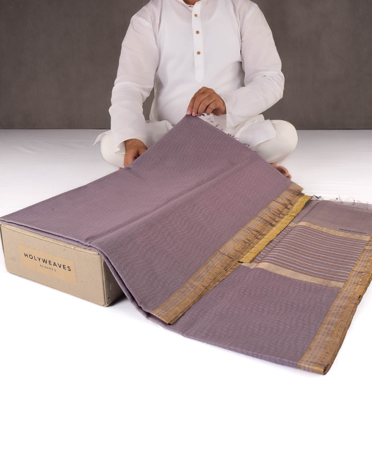 Mauve Watermark Geometric Tanchoi Woven Banarasi Kora Silk Saree-HolyWeaves