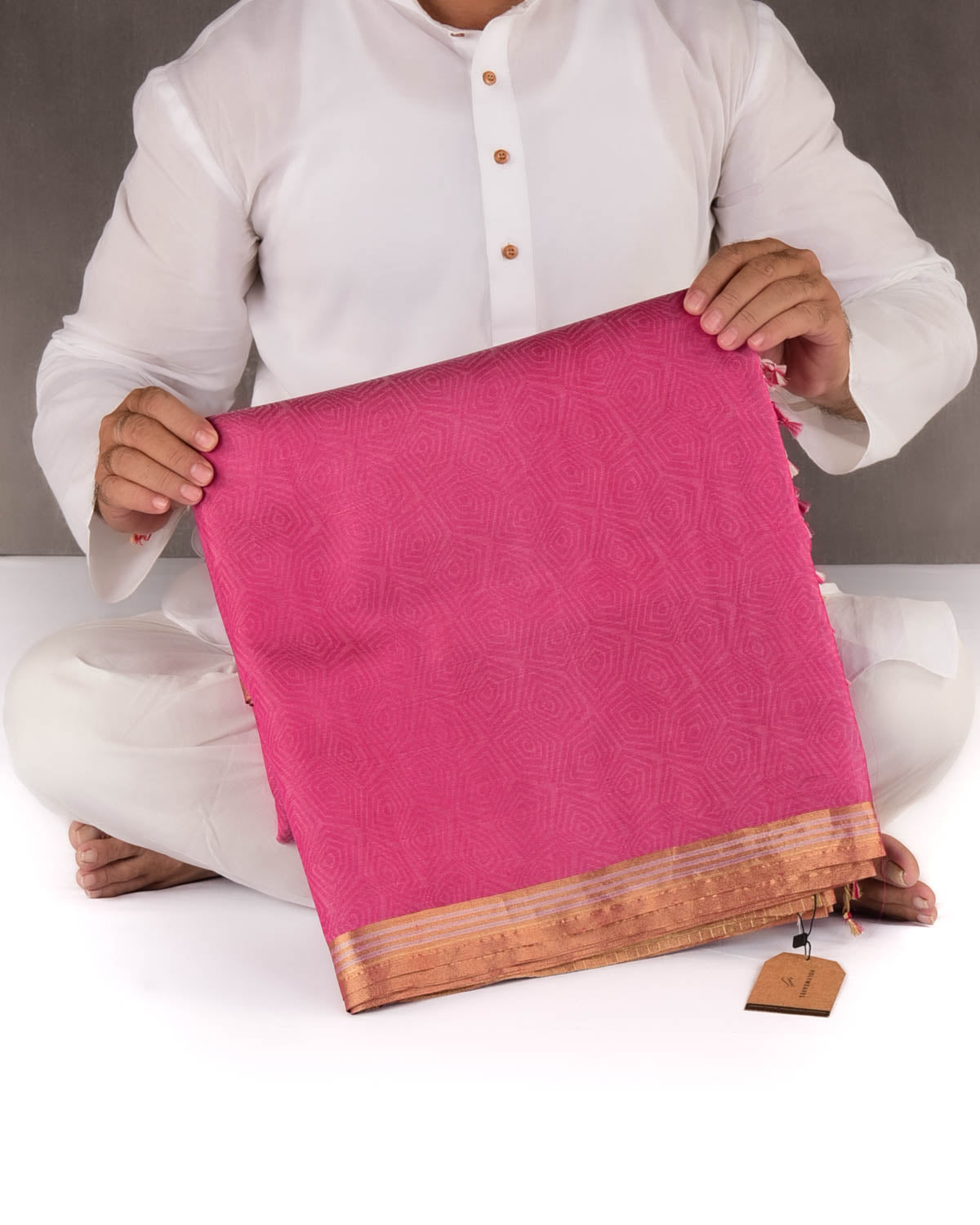 Magenta Watermark Illusion Tanchoi Banarasi Kora Silk Saree with Zari Border Pallu-HolyWeaves