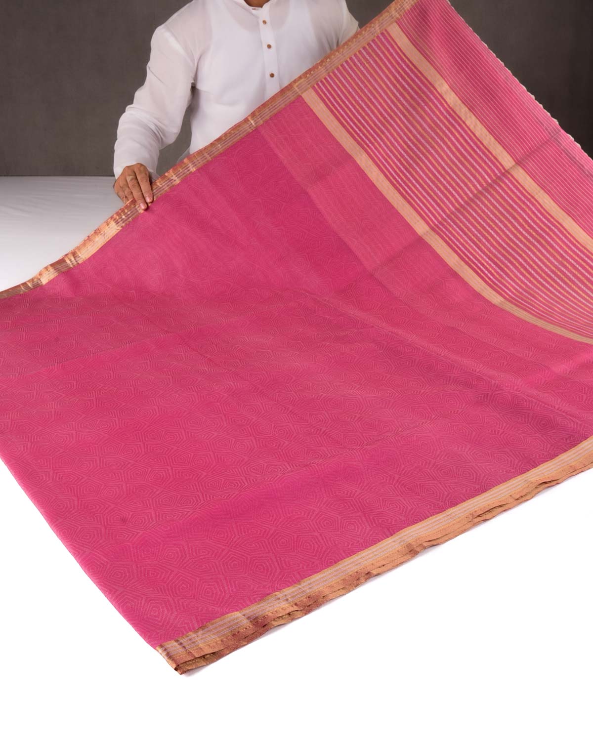 Magenta Watermark Illusion Tanchoi Banarasi Kora Silk Saree with Zari Border Pallu-HolyWeaves