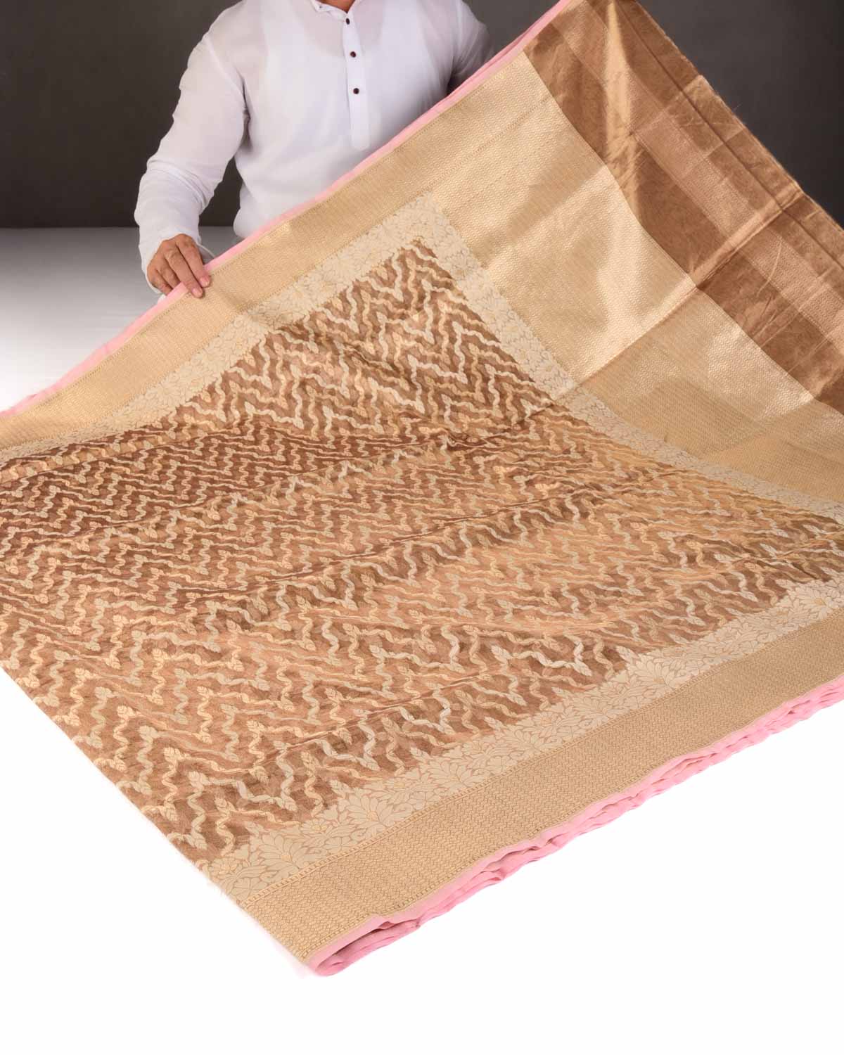 Metallic Brown Gold Zari And White Cotton Alfi Bandanwar Cutwork Brocade Handwoven Kora Tissue Banarasi Saree-HolyWeaves