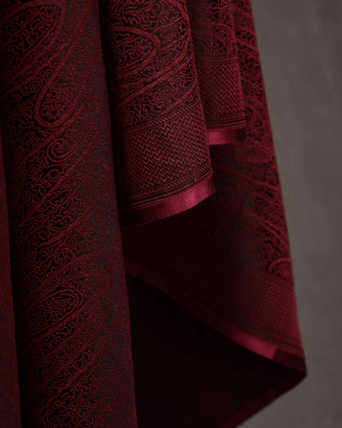 Maroon Paisley Satin Tanchoi Handwoven Silk Wool Banarasi Shawl-HolyWeaves