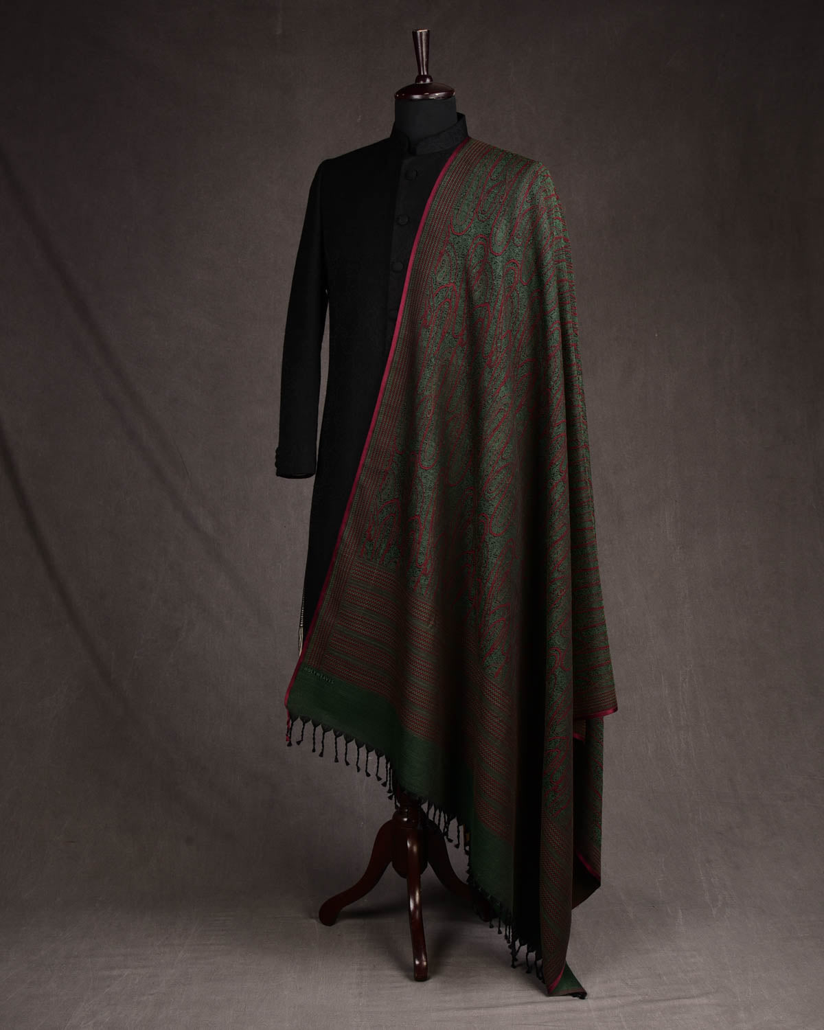 Red Green Paisley Satin Tanchoi Handwoven Silk Wool Banarasi Shawl-HolyWeaves