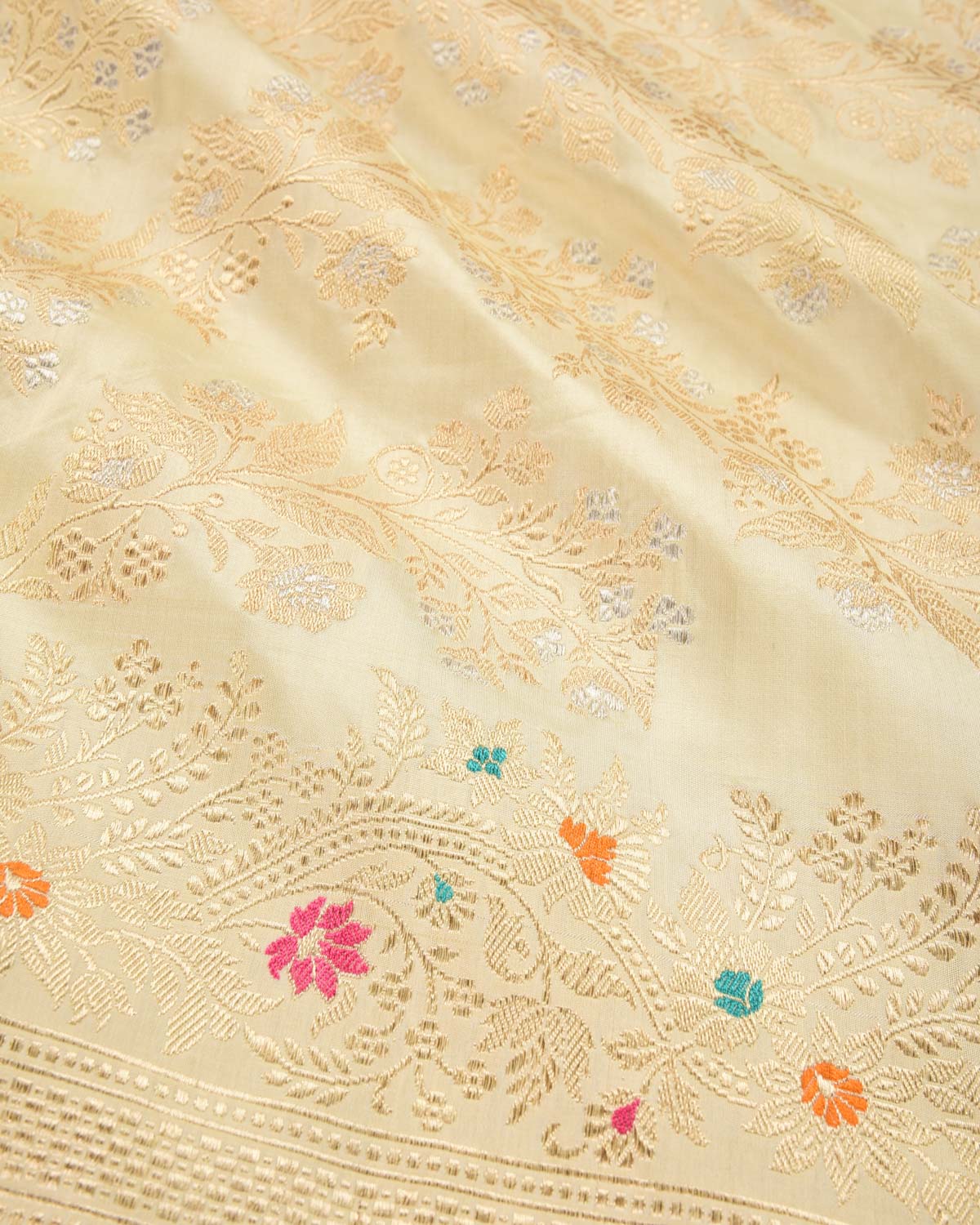 Cream Banarasi Gold & Silver Zari Floral Jaal Kadhuan Brocade Handwoven Katan Silk Saree - By HolyWeaves, Benares